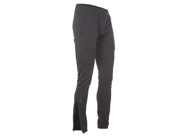 UMBRO Core Training Pant jr Sort 116 Teknisk treningsbukse til junior 